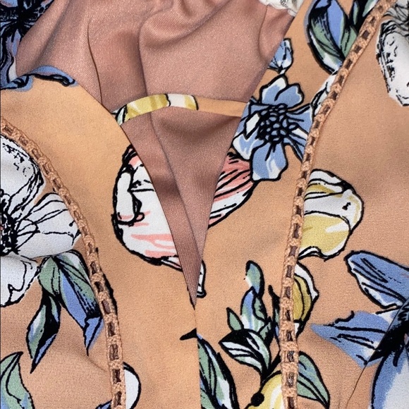 floral romper - Picture 3 of 4